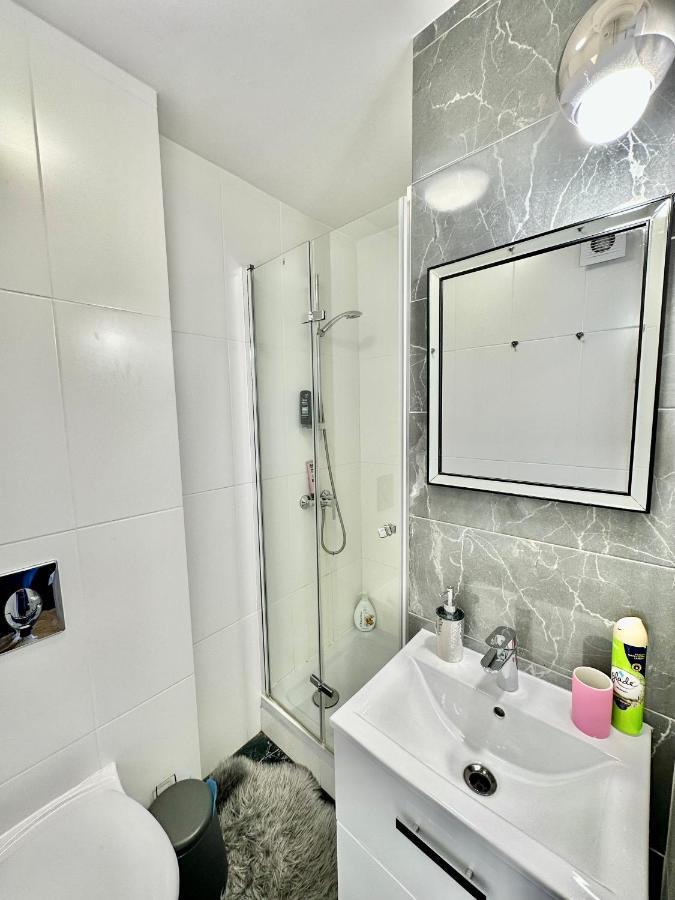 Platinum Metro X2 Wifi 350 Mbs Netflix Hbo Appletv Apartment Varşovia Exterior foto